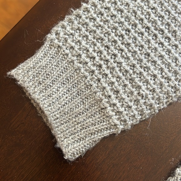 Lola’s Room, Grey, Knit Sweater, Size Medium - Picture 3 of 6